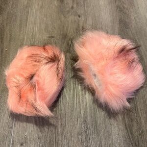 Women’s Faux Fur Arm Arm Warmer Wrist Cuffs - Pink